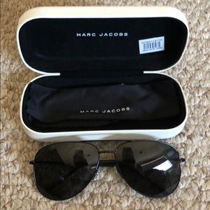 EUC Marc Jacobs Black  Polarized Aviators